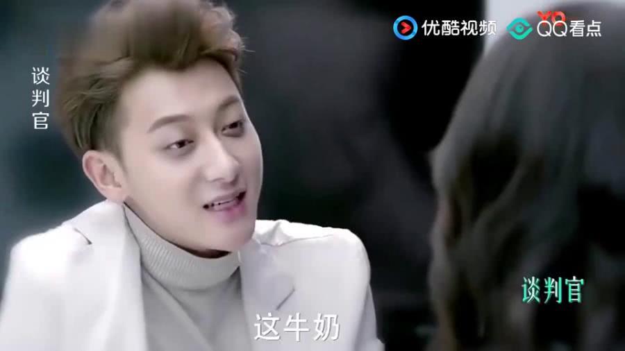 “连体婴儿共享相同的胃”是病句吗？怎么改？